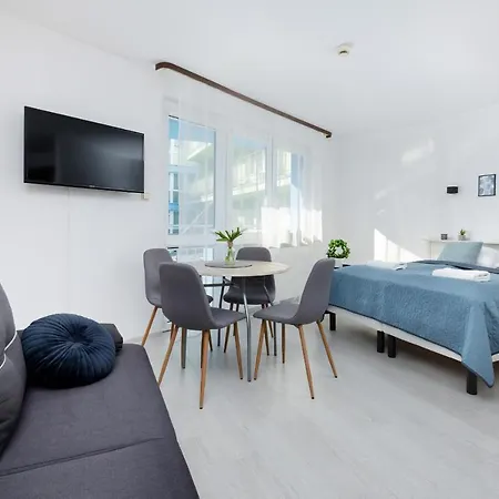 Awangardia Deluxe By Renters Апартаменты